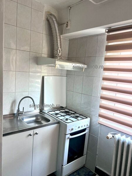 Lujerului, garsoniera decomandata, 40 mp utili, bloc 1992